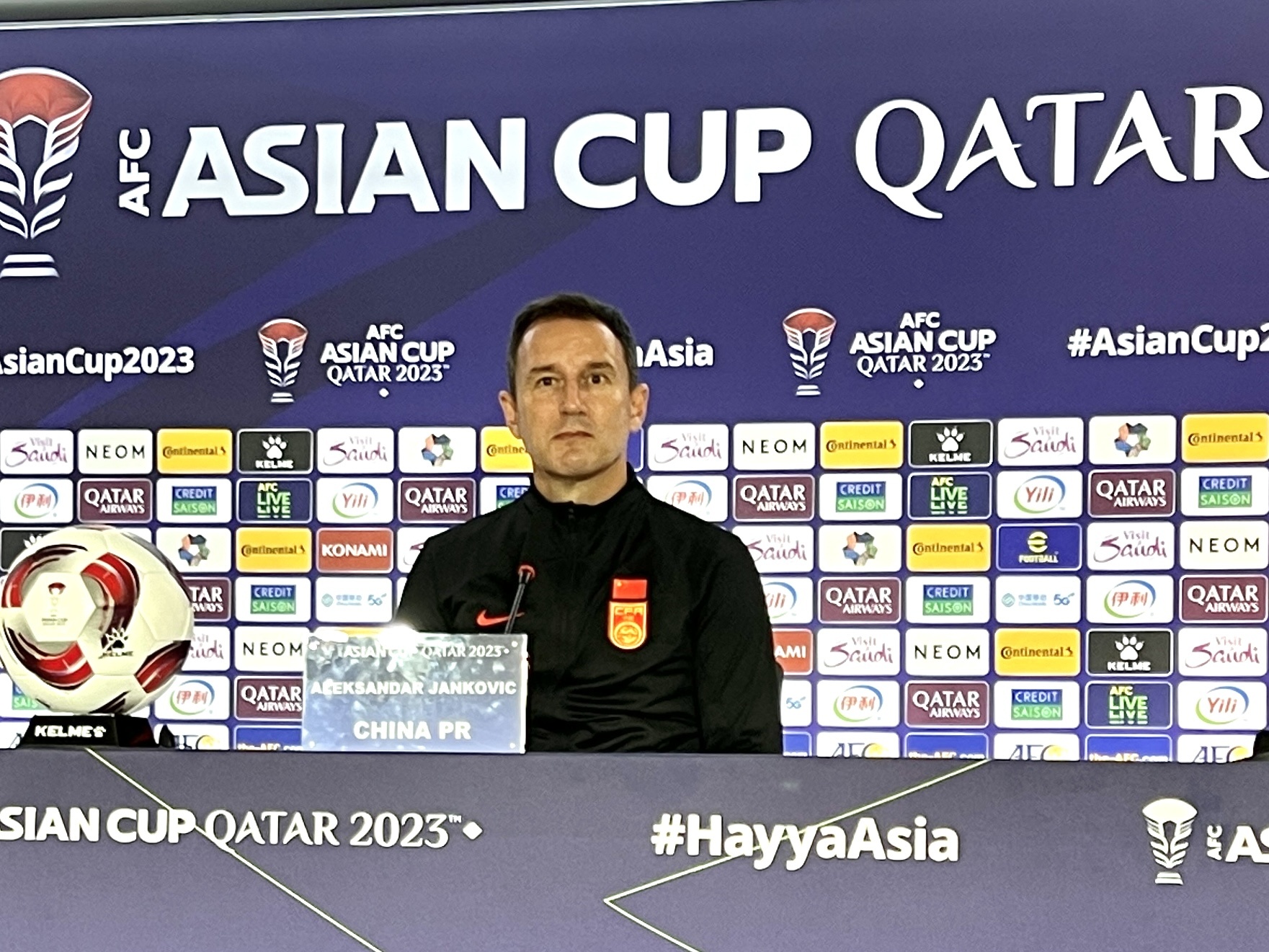 国足主帅扬科维奇：对亚洲杯比赛结果失望，将继续专注工作，不考虑去留问题